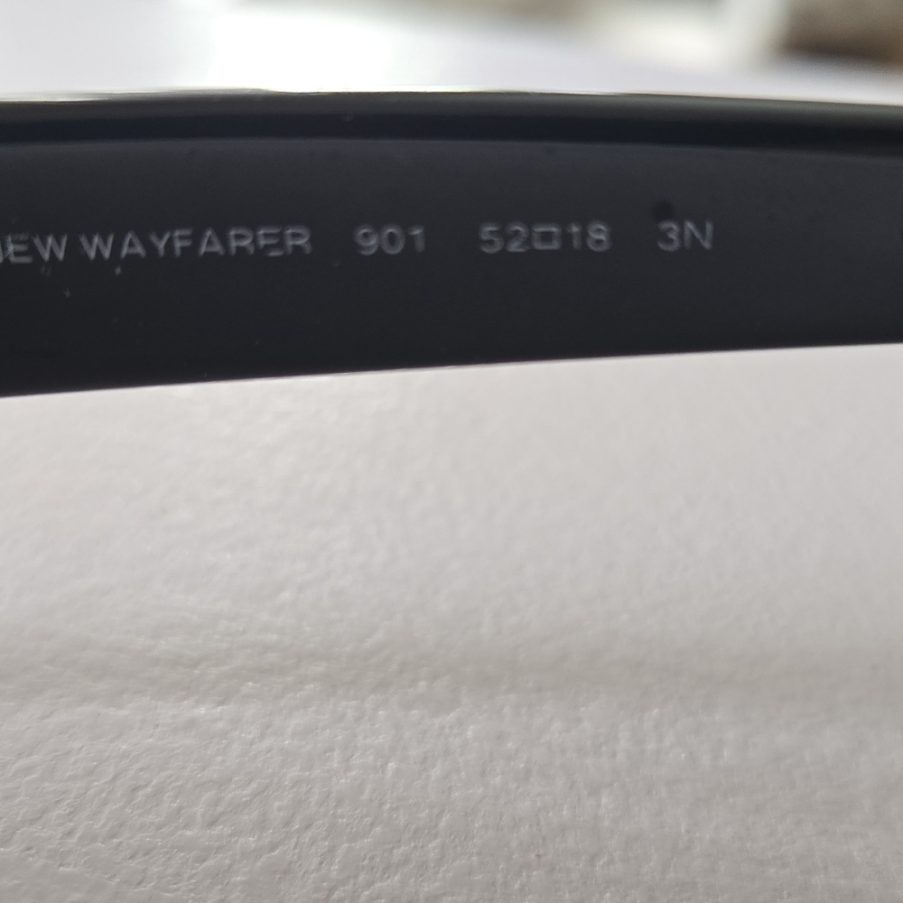 Ray-Ban Classic Black Sunglasses RB2132 New Wayfarer And Case - Picture 2 of 5